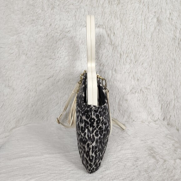 Deesigns by Dee Ocleppo Wooden Handle Animal Print Bag - Picture 3 of 10
